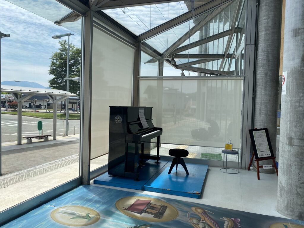 田沢湖駅ピアノ